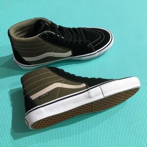 Brand New Vans SK8  High Top Skate Sneakers